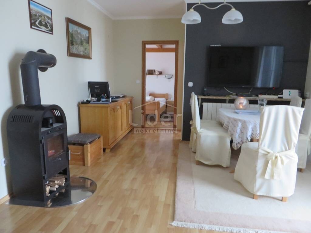 Image 1332328 - 7