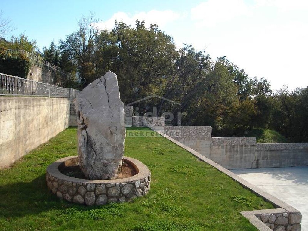 Image 1333132 - 2