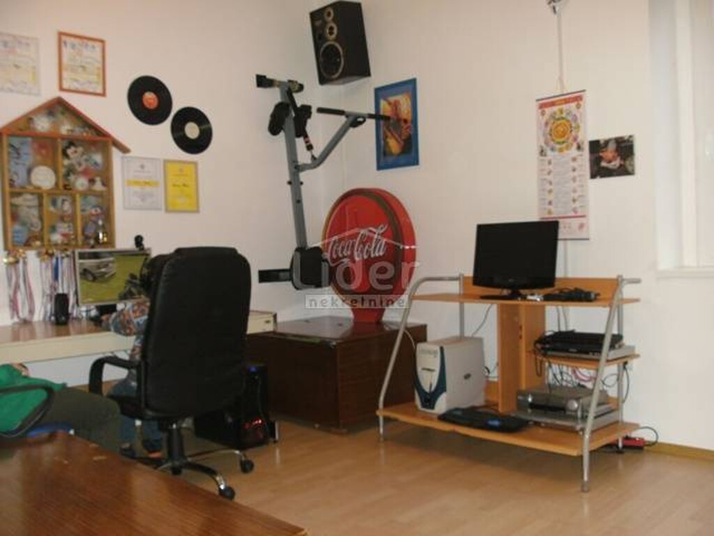 Image 1333286 - 5