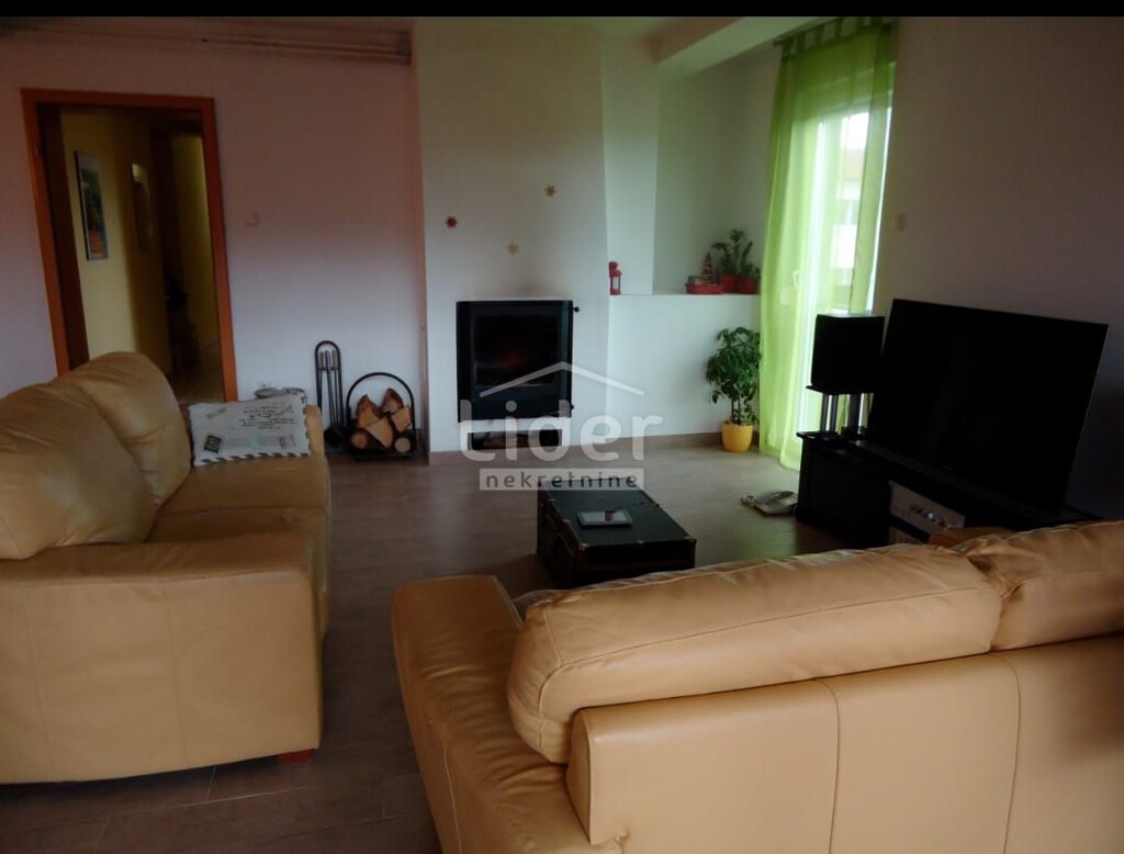 Image 1333329 - 5
