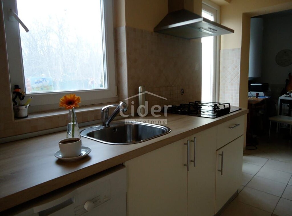 Image 1333329 - 3