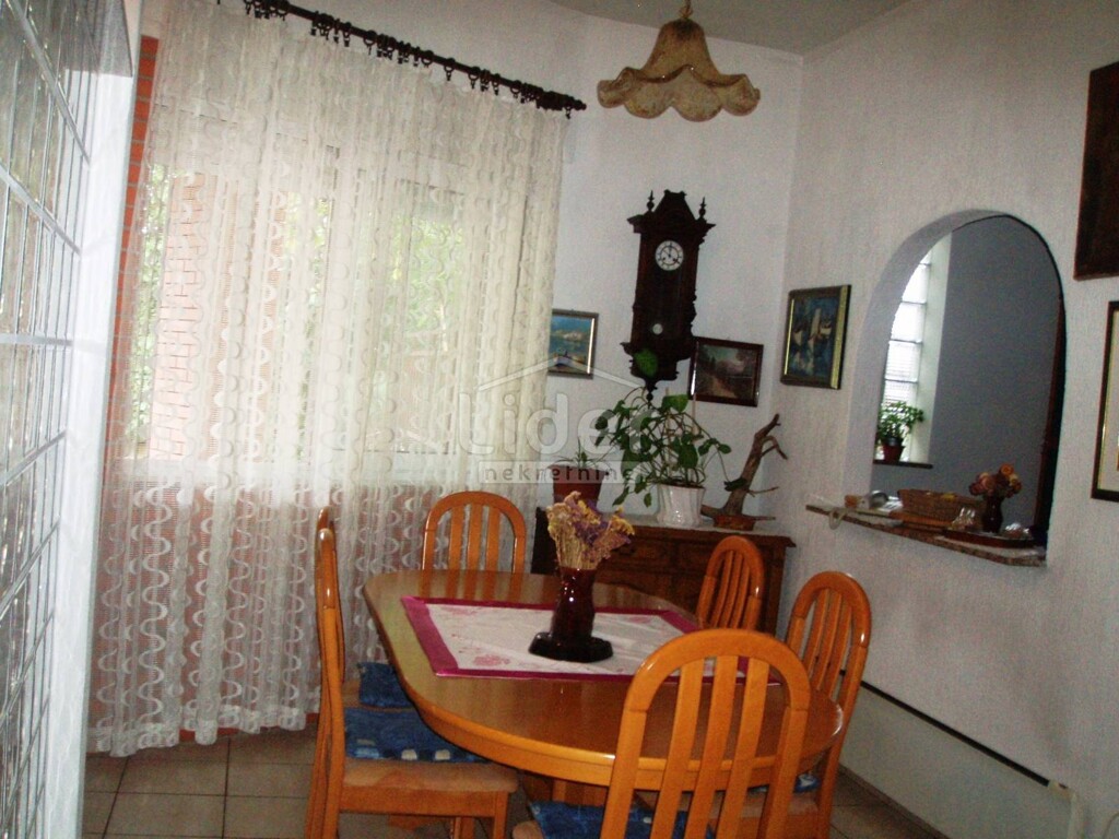 Image 1333572 - 9