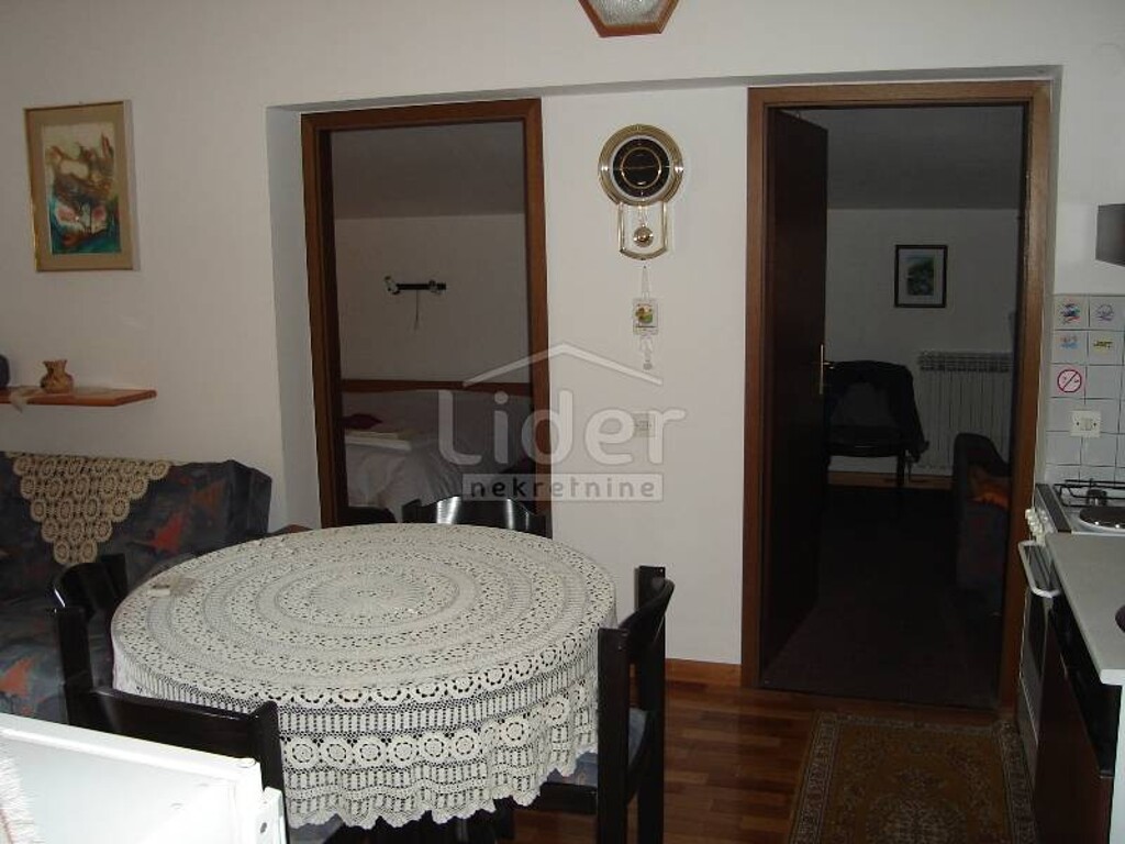 Image 1333810 - 6