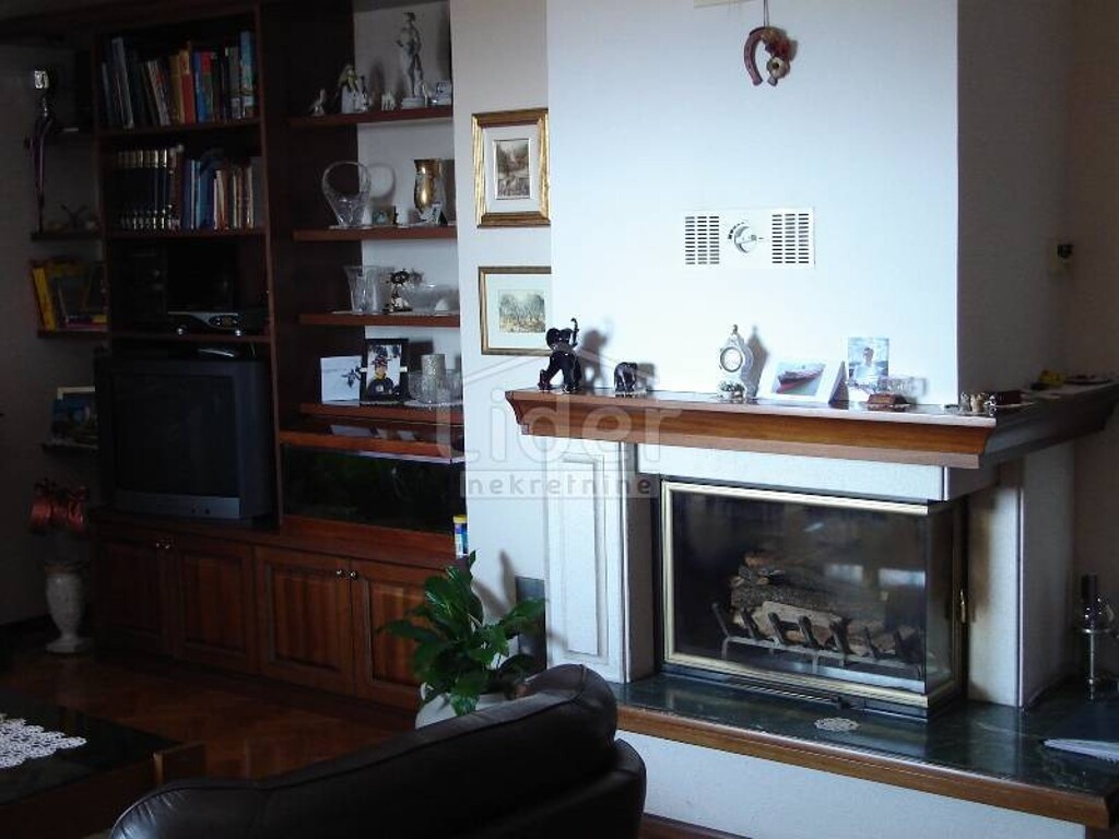 Image 1333810 - 4