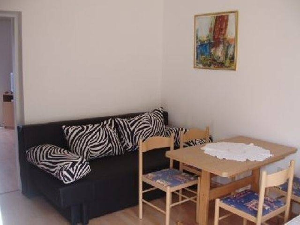 Image 1334218 - 5