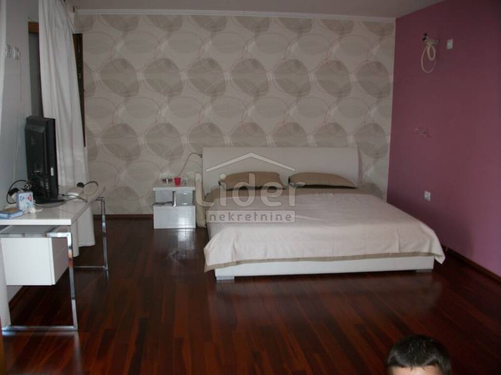 Image 1334813 - 7