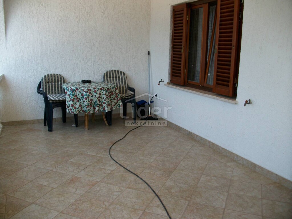 Image 1474956 - 6