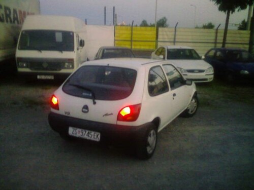 Ford fiesta (rezervne dijelove limarije i mehanike)