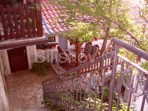 Thumbnail 1806859 - 5