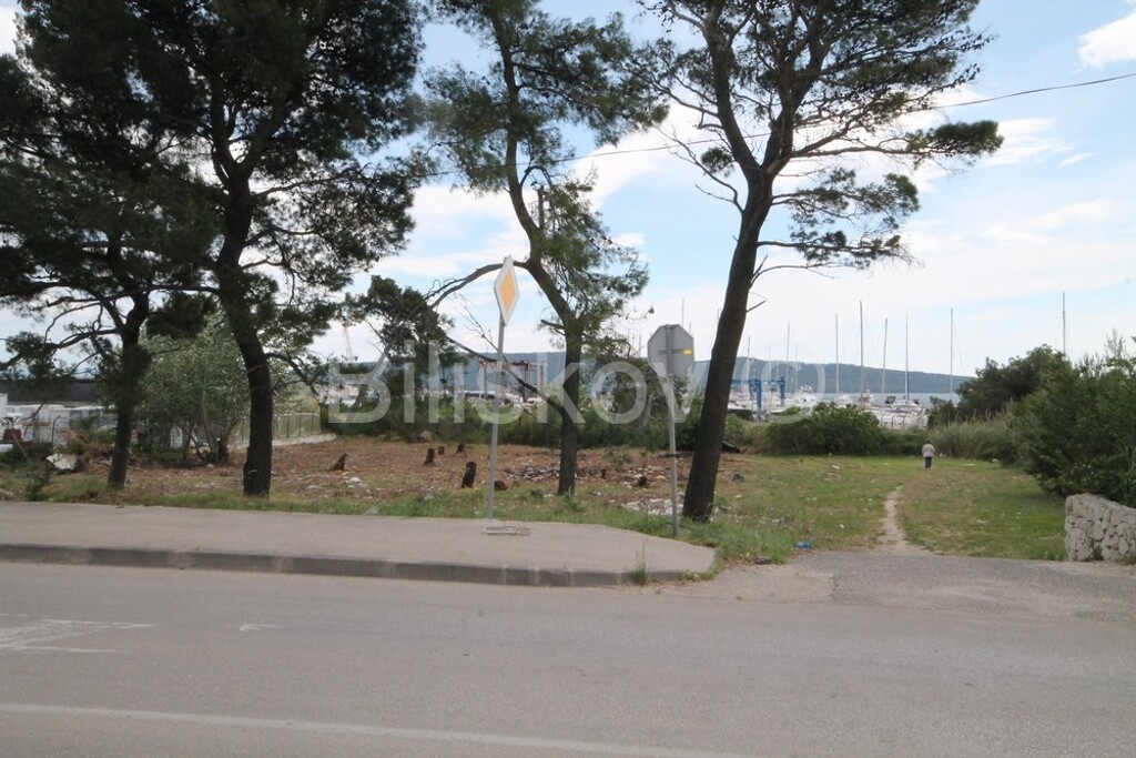 Image 1807107 - 6