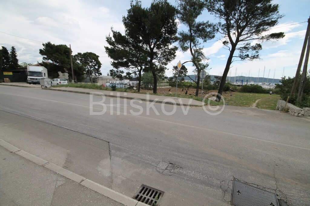 Image 1807107 - 7