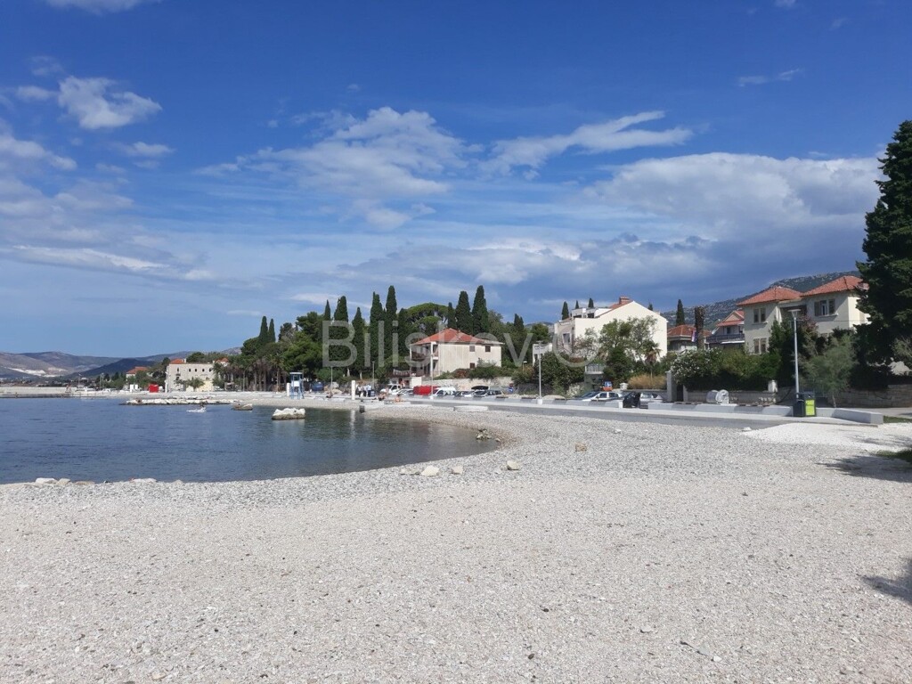 Image 1807245 - 11