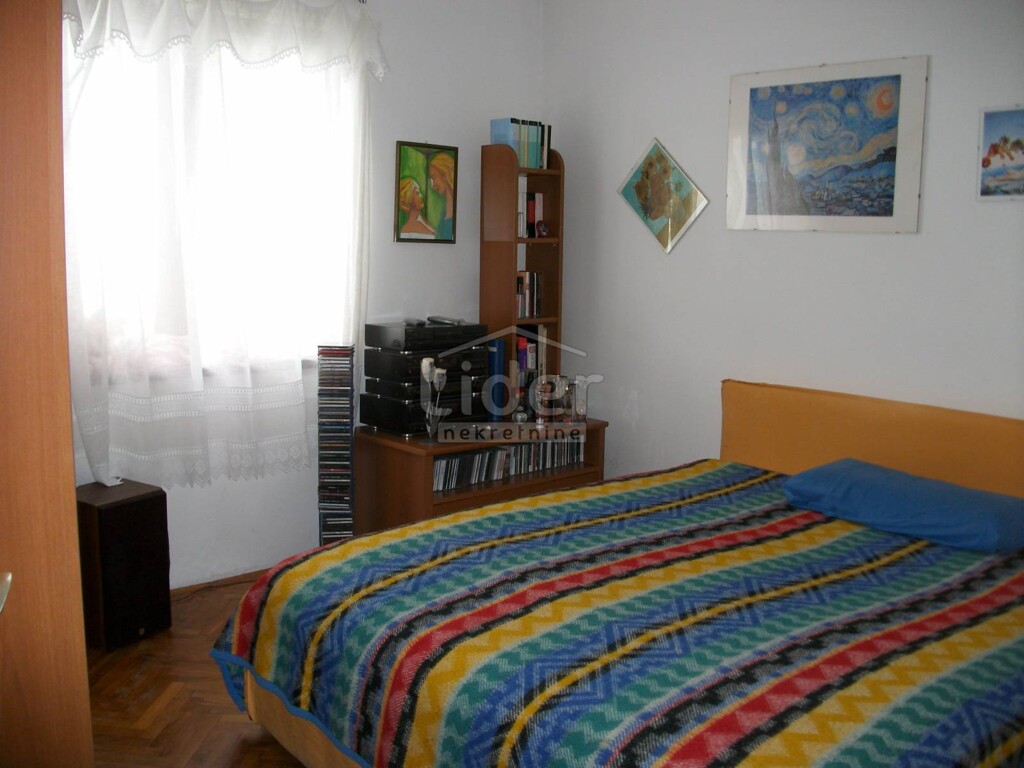 Image 1904851 - 2