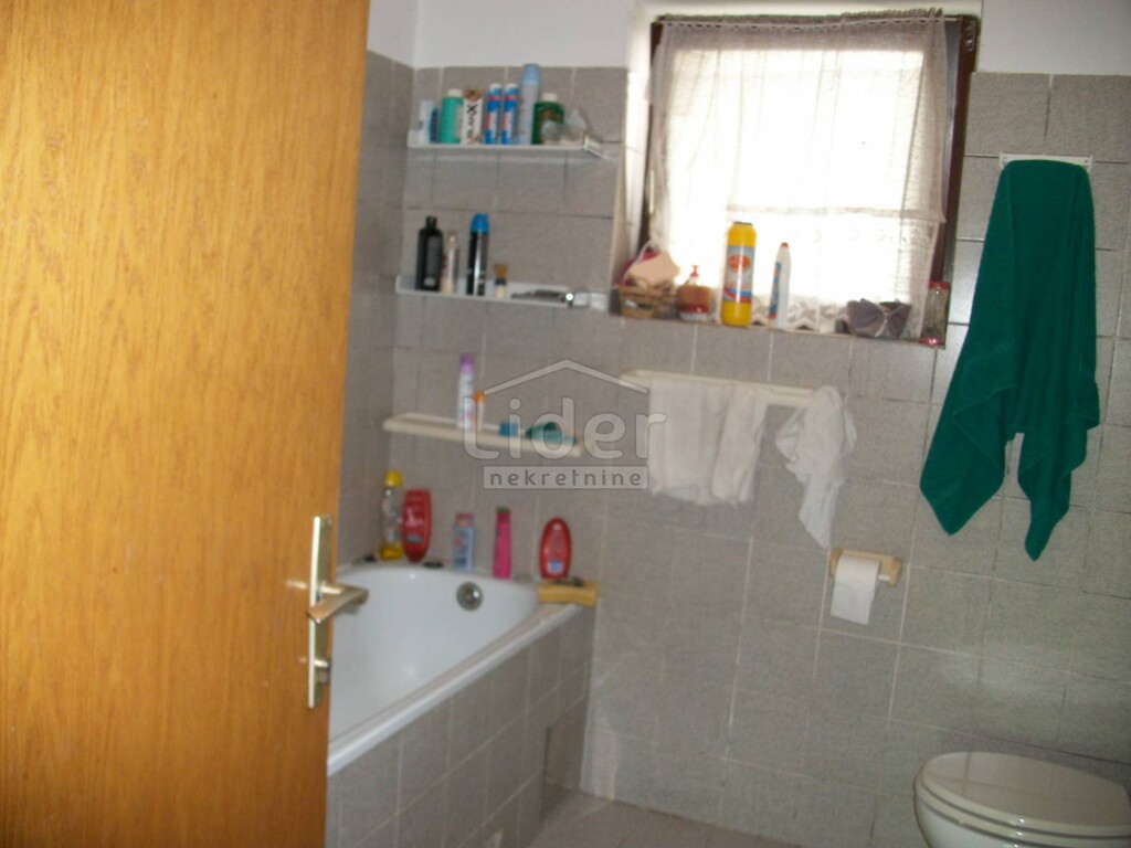 Image 1904851 - 3