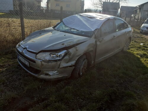 Citroen C5 1.6 hdi, 2013.godina (rezervni dijelovi limarije i mehanike)