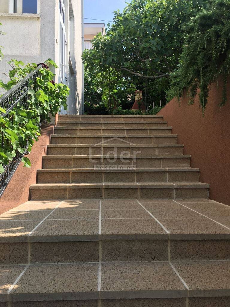 Image 2653116 - 7