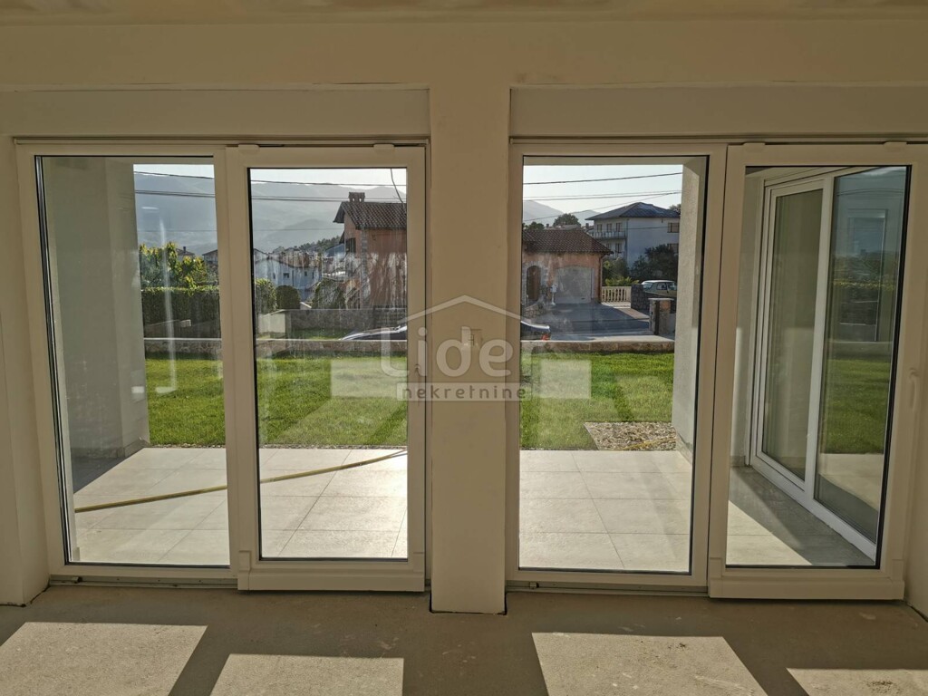 Image 3652072 - 5