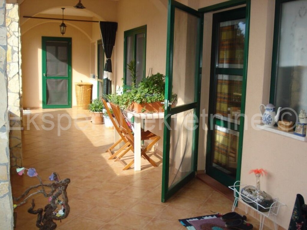 Image 3666980 - 10