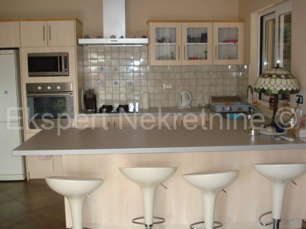 Image 3666980 - 7