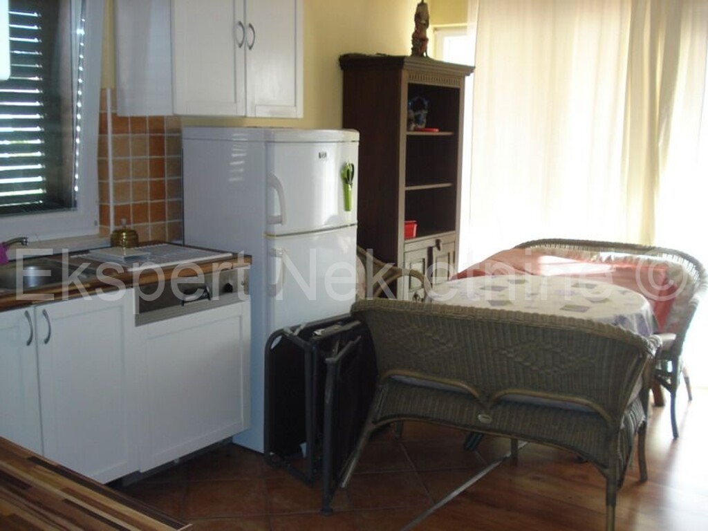 Image 3666980 - 4