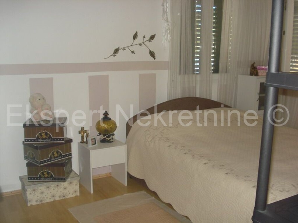 Image 3666980 - 15