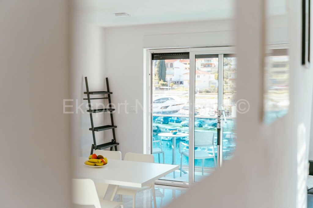 Image 3667021 - 15