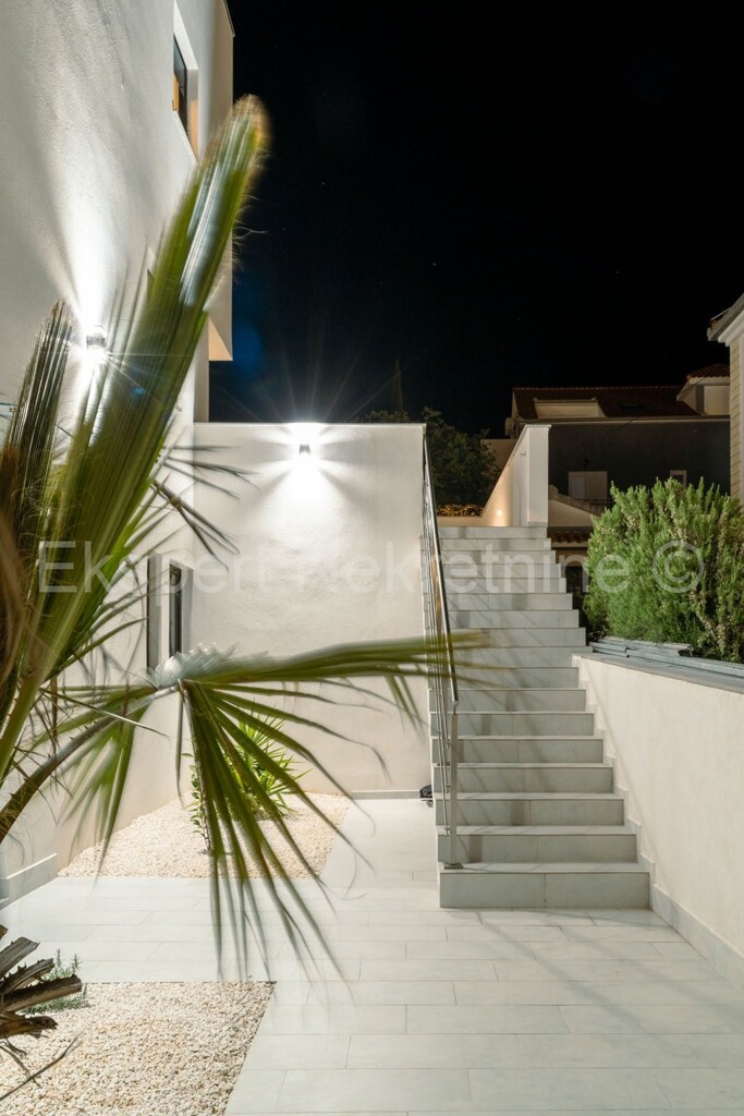 Image 3667021 - 9