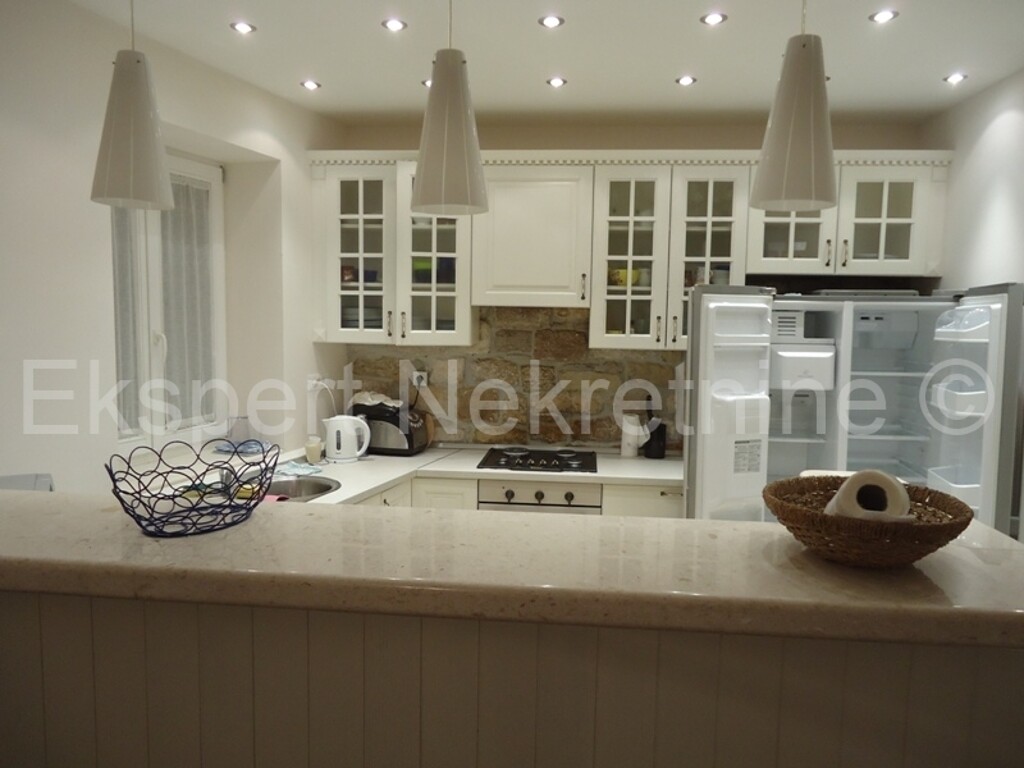 Image 3667112 - 4