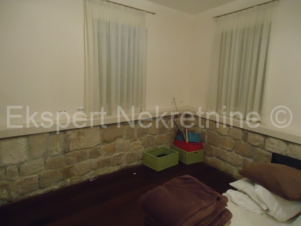 Image 3667112 - 9