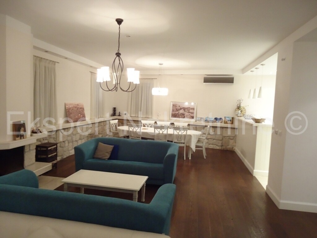 Image 3667112 - 7