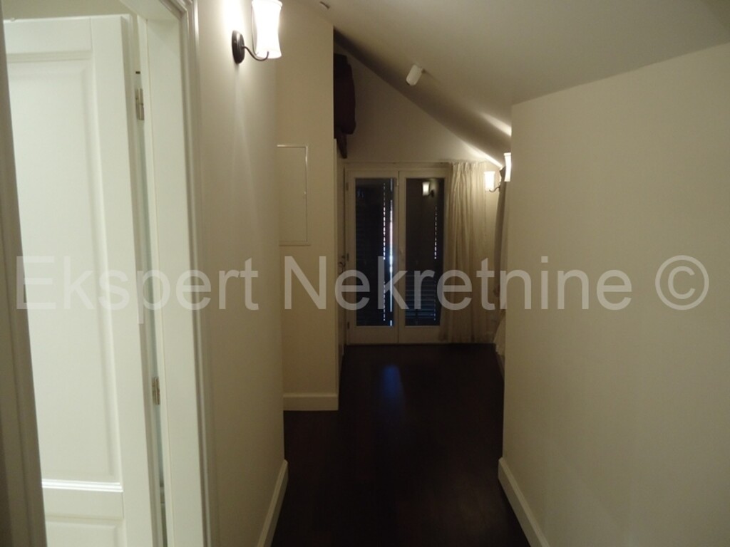 Image 3667112 - 19