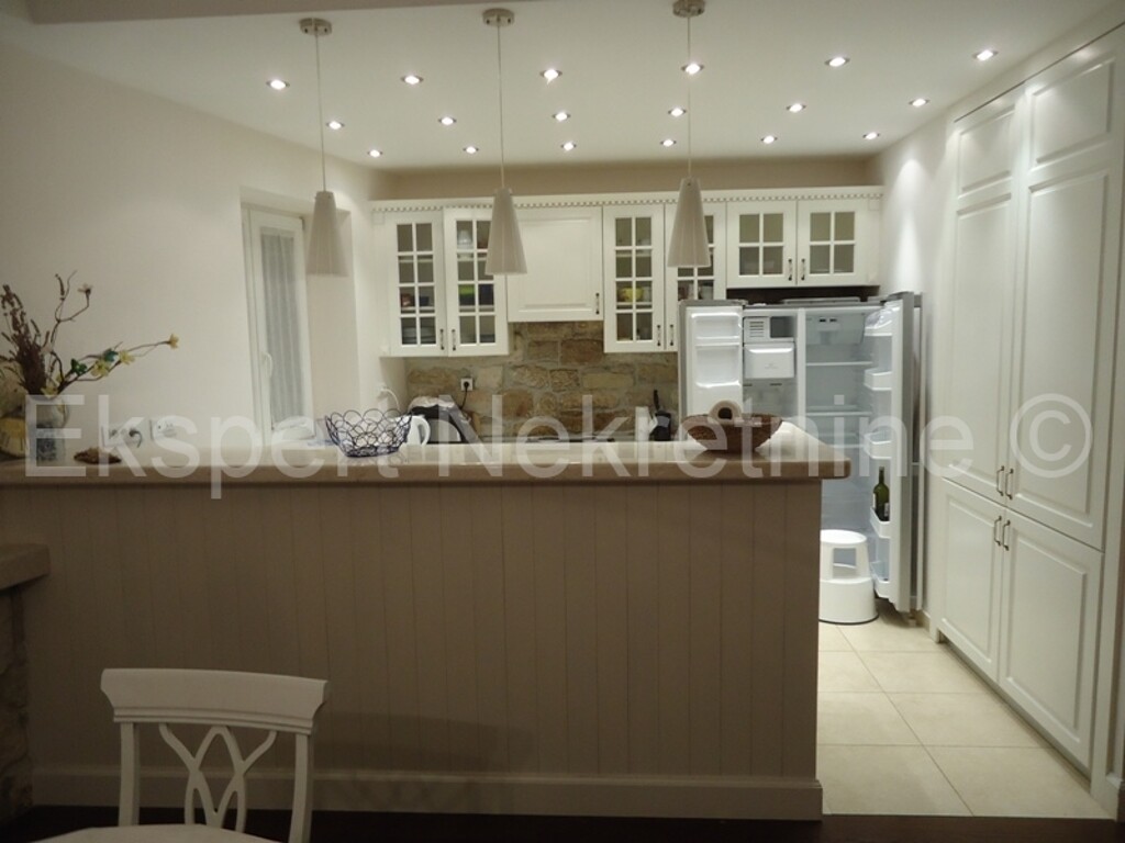 Image 3667112 - 5