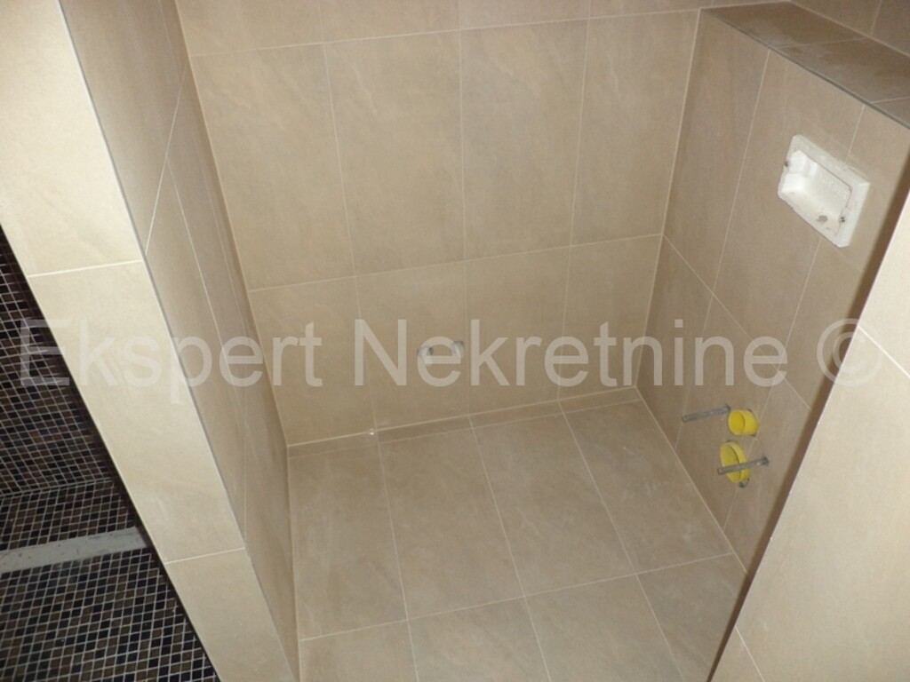 Image 3667242 - 7