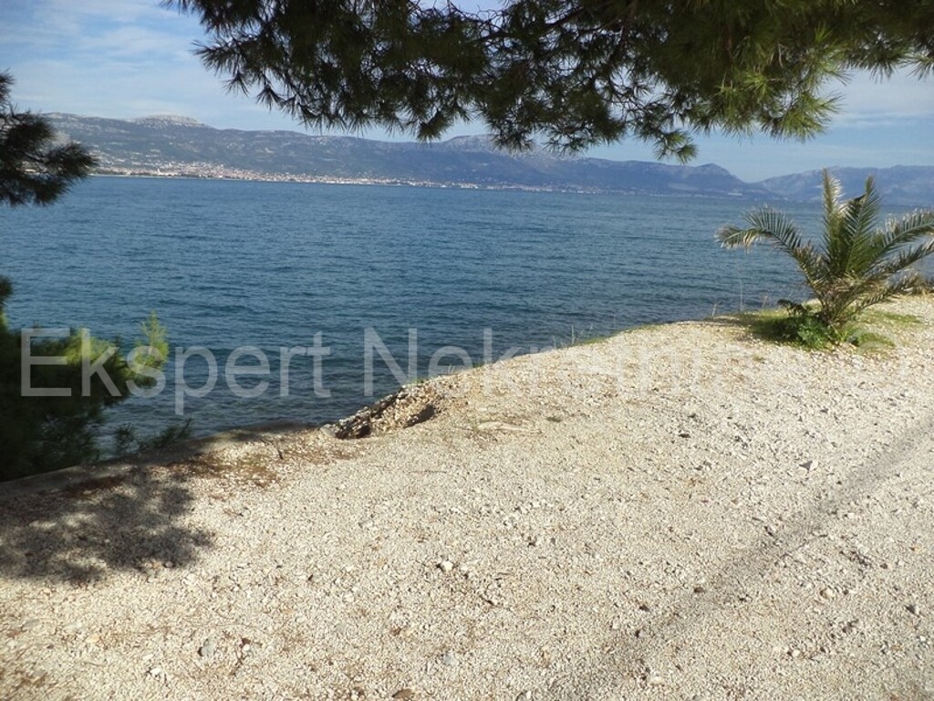 Image 3667462 - 10