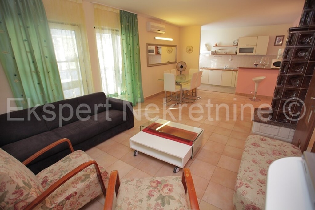Image 3667471 - 4