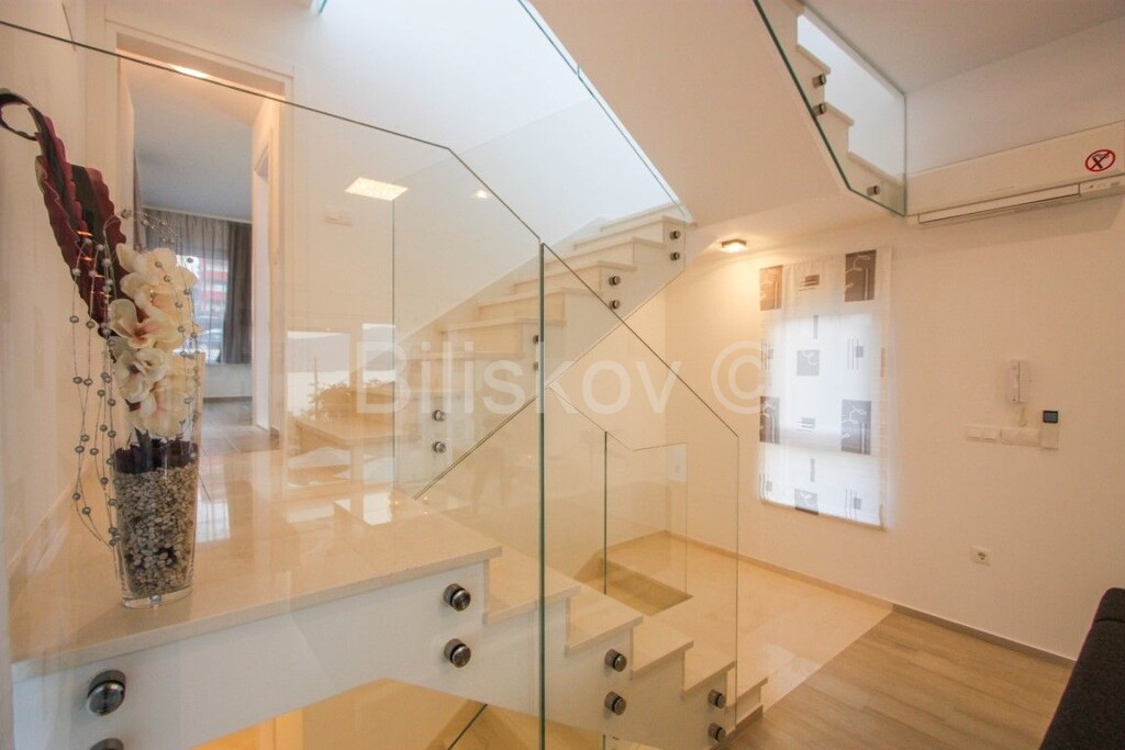 Image 3691936 - 12