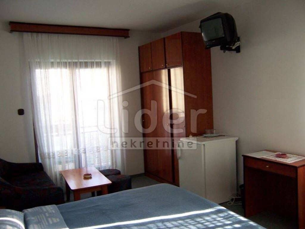 Image 3746628 - 6