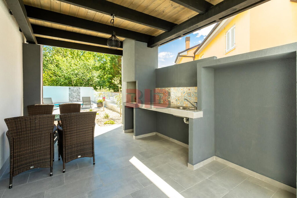 Image 3791773 - 3