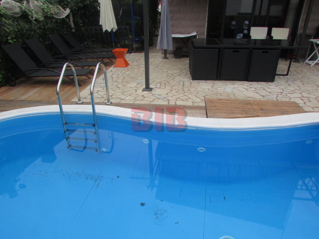 Image 3791823 - 8
