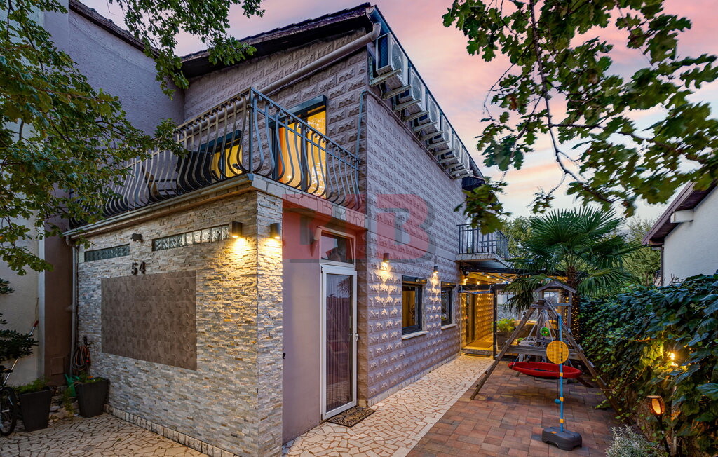 Image 3791823 - 3