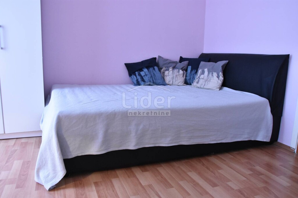 Image 3805003 - 9