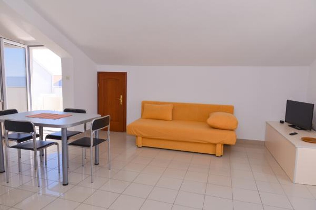 Image 3810524 - 4