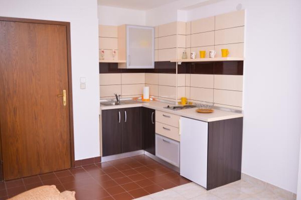 Image 3810524 - 8