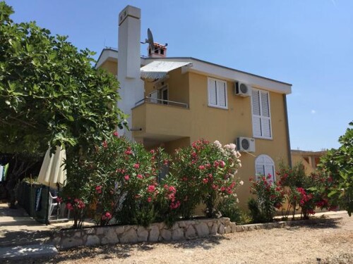 Apartmani Hržan Keglević - Pag Mandre