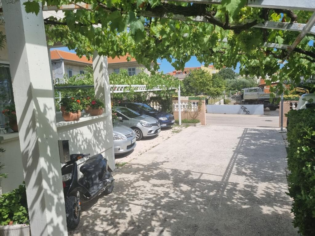 Image 3812498 - 8