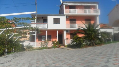 Apartmani Leo - Drage