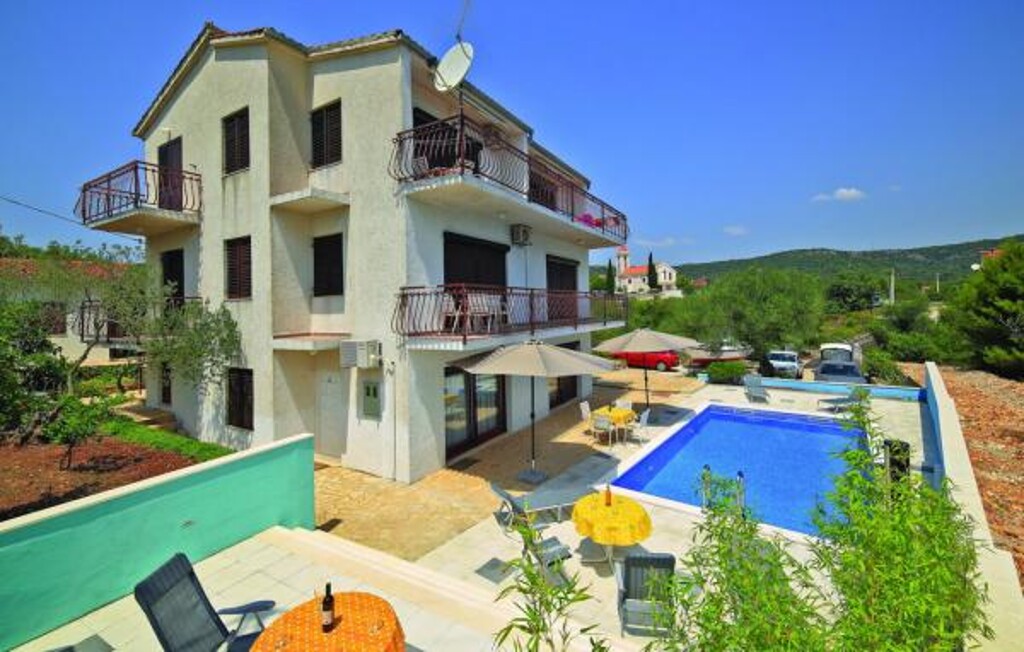Image 3813049 - 1