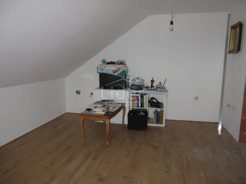 Image 3823573 - 10