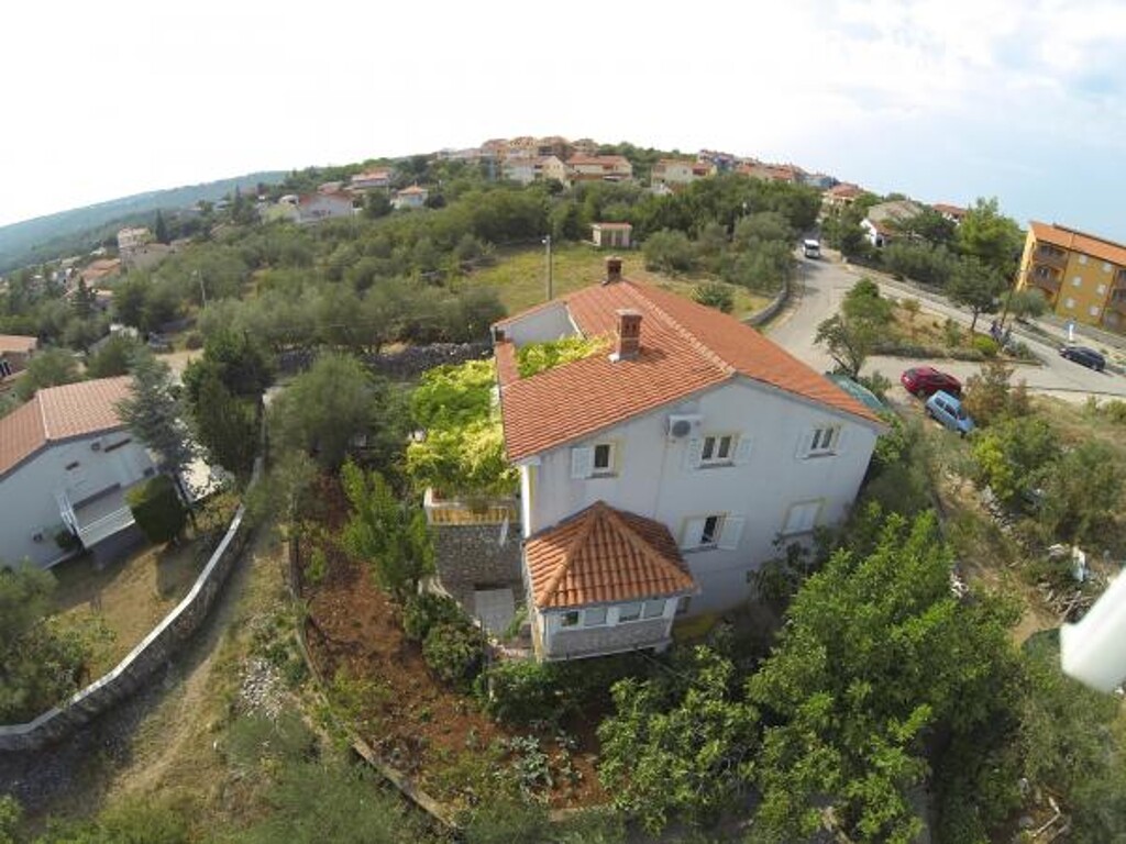 Image 3838486 - 7