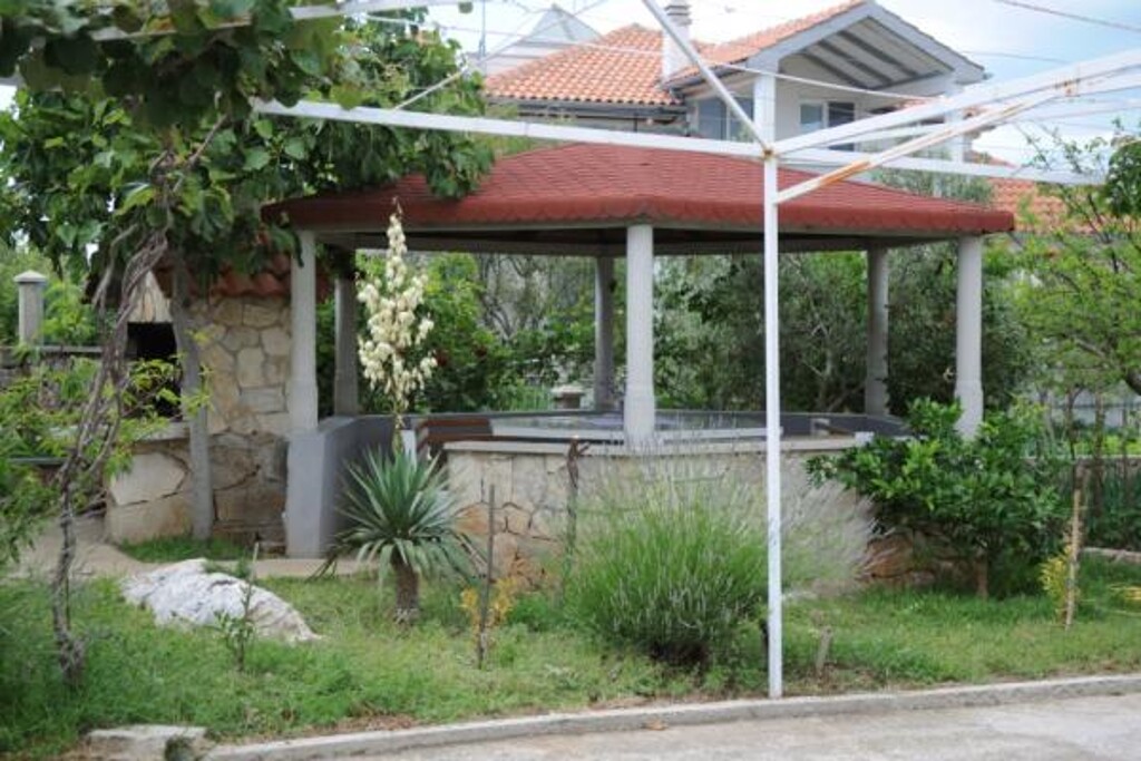 Image 3838860 - 4